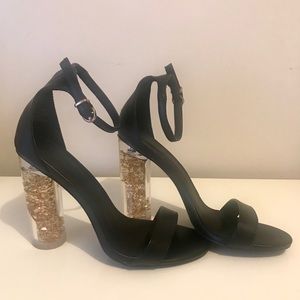 NWOT Charlotte Russe Black & Gold Heels